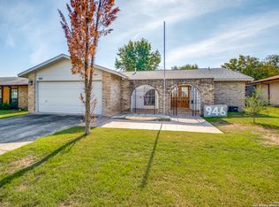 946 Hayloft Ln, San Antonio, TX 78245