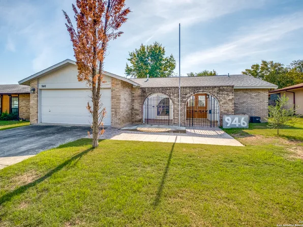 946 Hayloft Ln, San Antonio, TX 78245