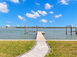 844 Bay Point Dr, Madeira Beach, FL 33708