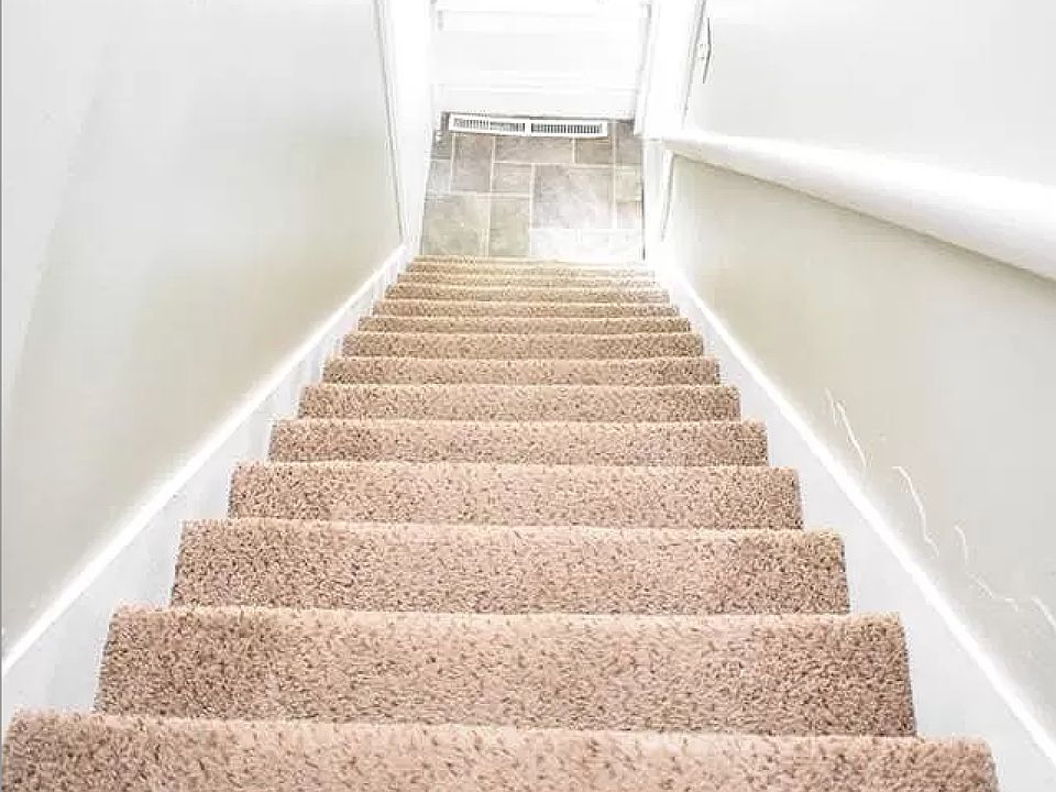 Upstairs unit with private stairs and entrance