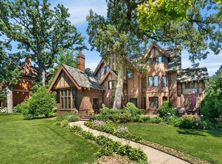 485 Summit Ave, Saint Paul, MN 55102