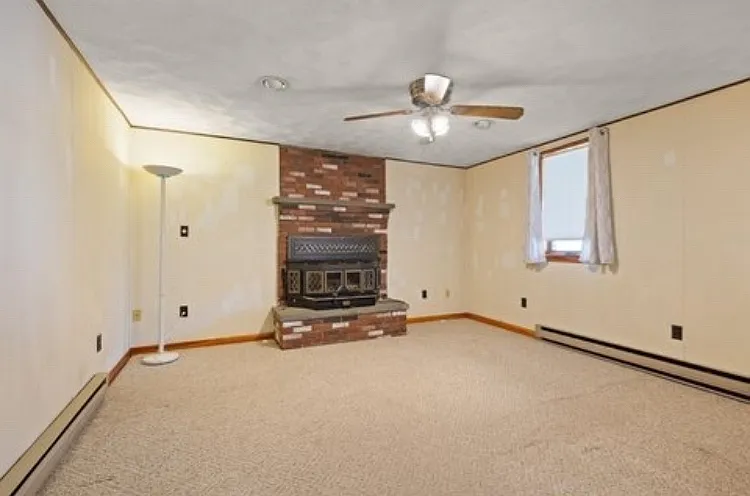 12 Highland Ave — Photo 1