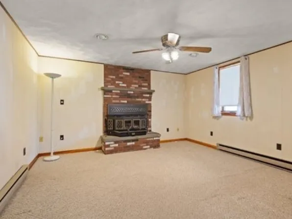 12 Highland Ave, Woburn, MA 01801