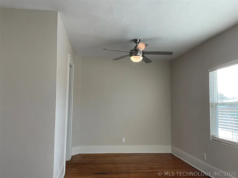 1349 E 6th St — Photo 12