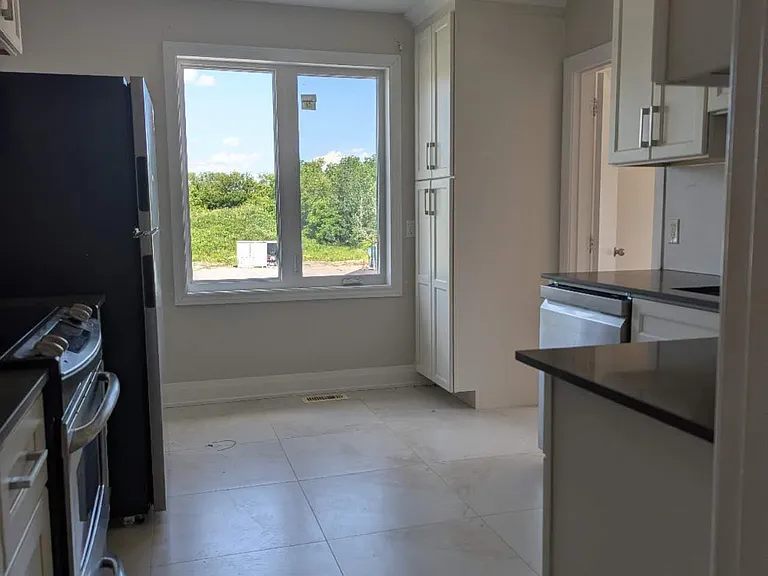 206 Lindsay St S #UPPER — Photo 6