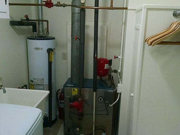 4th image of 23835 Cayuga Ave