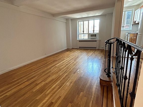4th image of 200 W 20th St APT 716