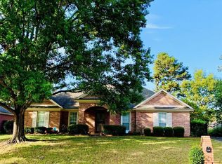 725 Larkin Ct, Montgomery, AL 36109