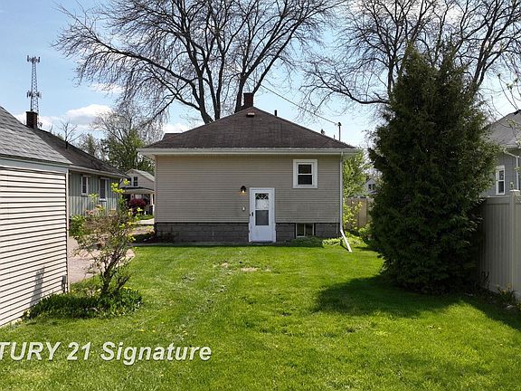 4th image of 1548 Maine St