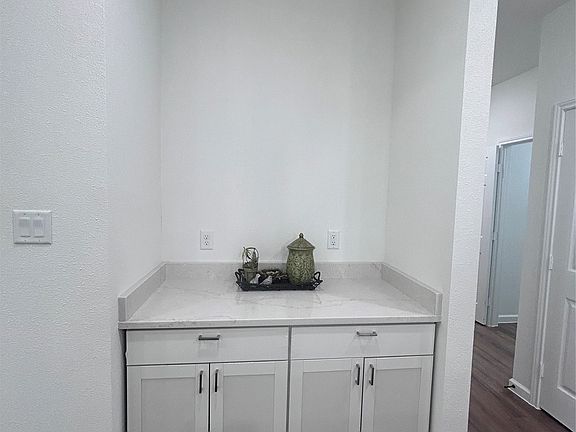 5th image of 5717 San Jacinto Dr