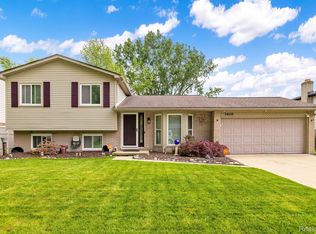 34552 Lakewood Dr, Chesterfield, MI