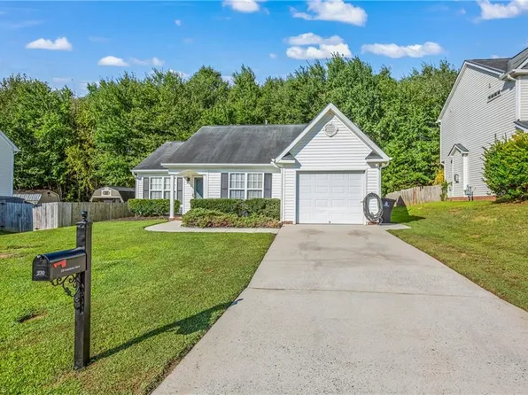 230 Oaksburg Dr, Winston Salem, NC 27107