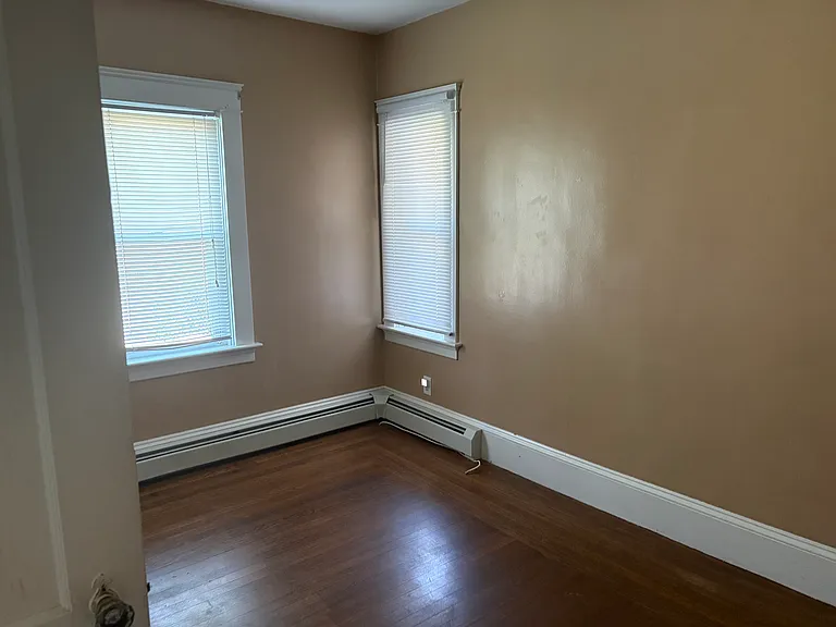 22 Warwick Neck Ave — Photo 6