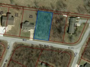 1305 War Eagle Dr, Crossville, TN 38572