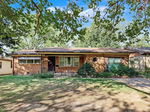 2031 S Edgemoor Dr, Wichita, KS 67218