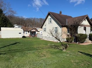 1738/1740 Hancock Ave, Apollo, PA 15613
