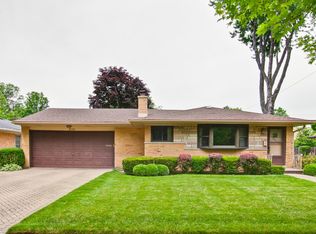 570 Clayton Ln, Des Plaines, IL 60016