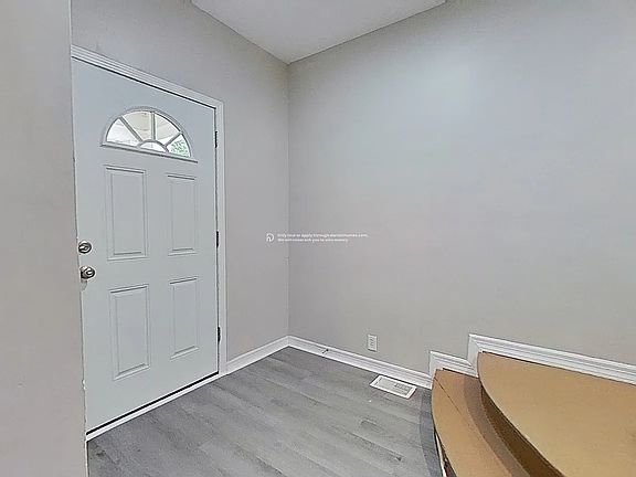 3rd image of 401 E Arcadia Ave