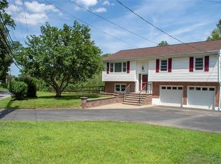 2758 Gomer St, Yorktown Heights, NY 10598