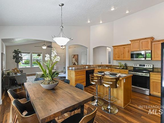 5th image of 2096 S Stonyfield Pl
