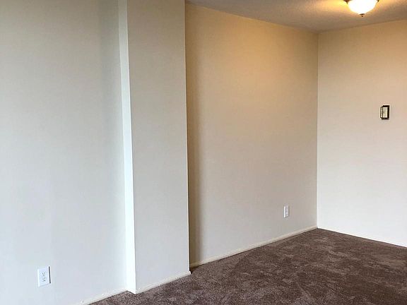 3rd image of 118 Monroe St APT 1011