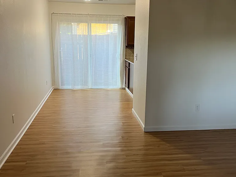 3616 SE 67th Ave — Photo 4