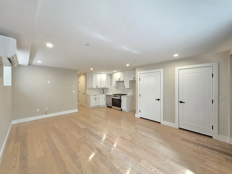 334 Van Duzer St #1 — Photo 3