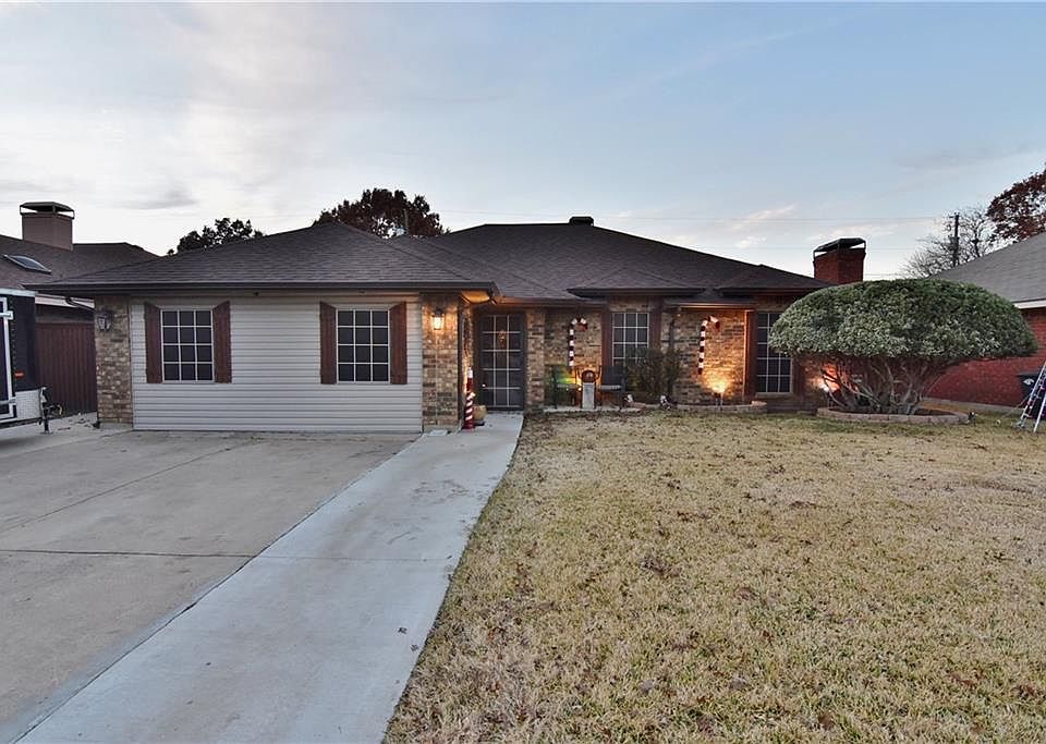 1st image of 1051 Holly Ln