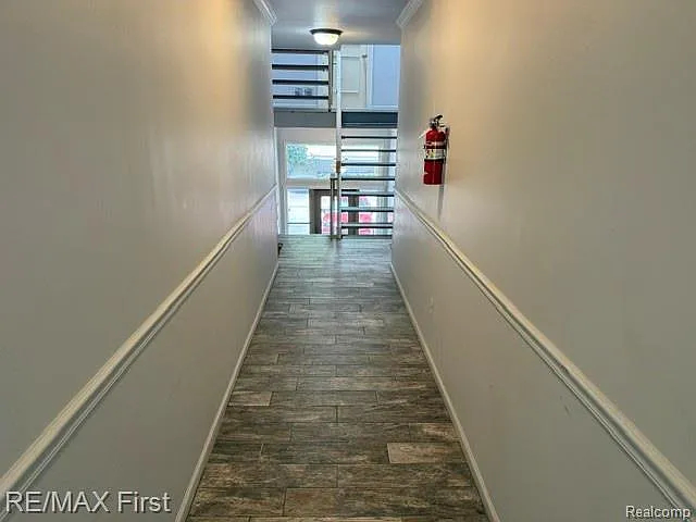 2 bed, 1.0 bath, 851 sqft, $1,300 — Photo 2