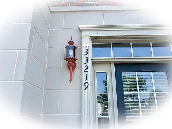 2nd image of 33219 W Edgemoor St