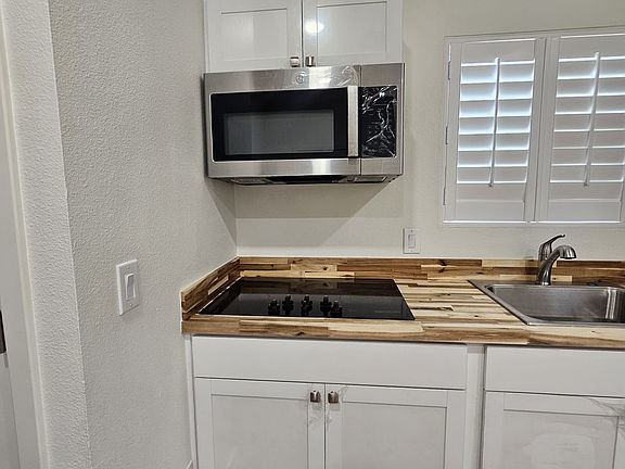 2nd image of 1936 Medina St #B