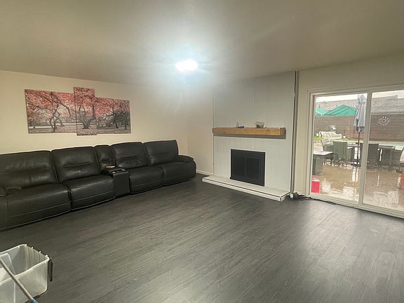 4th image of 1044 E Michelle St