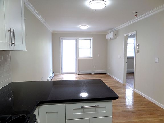 5th image of 2310 31st Dr APT 2