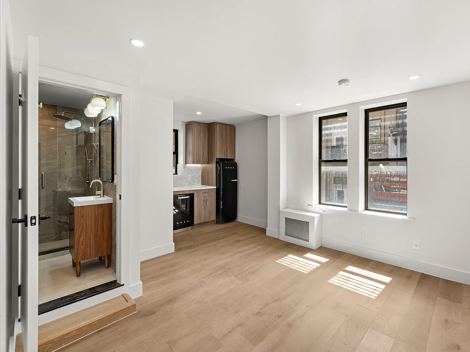 236 West 15th Street — Photo 2