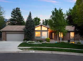 9722 S Buttonwood Cir, Sandy, UT 84092