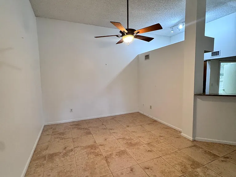 1125 Crystal Way #F — Photo 5
