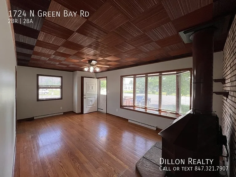 1724 N Green Bay Rd — Photo 3