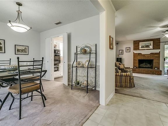 3rd image of 717 Kingsbridge Dr