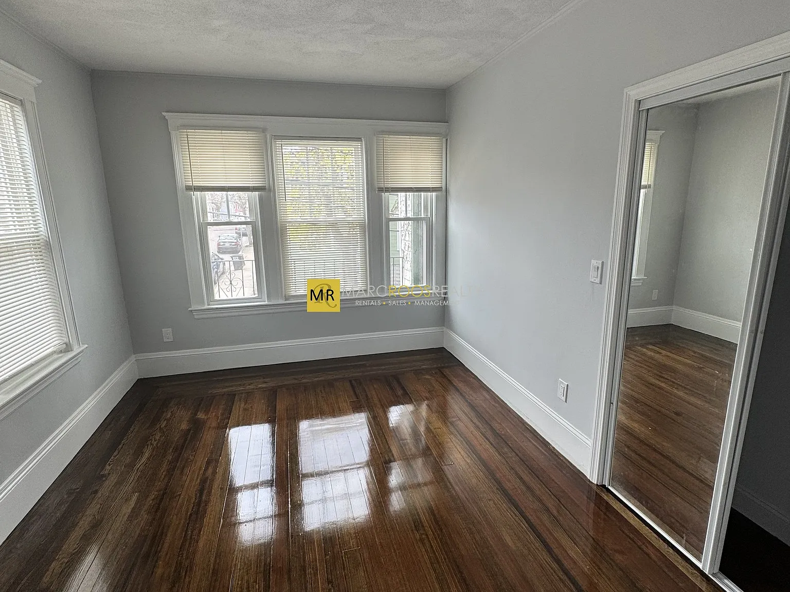 4 bed, 1100 sqft, $1,300 — Photo 3