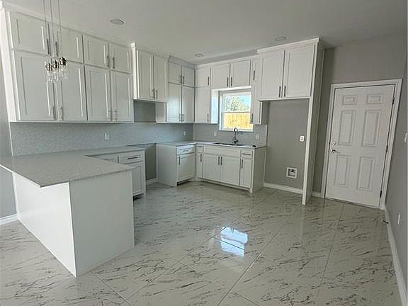2nd image of 3806 Rosewood Ln #3