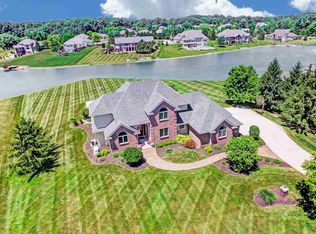 10425 Cedar Oaks Ln, Fort Wayne, IN 46835