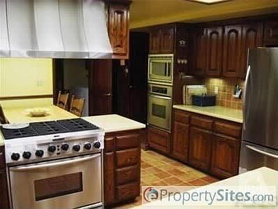 4th image of 4554 Tam O Shanter Dr