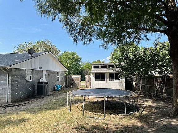 3rd image of 13671 S Glen Pl