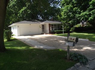 2271 Red Oak Dr, Green Bay, WI 54304