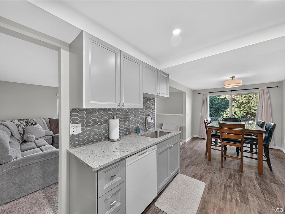 51116 S Foster Rd, photo 16