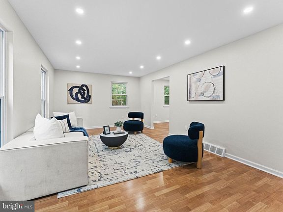 2nd image of 153 Oak Pines Blvd