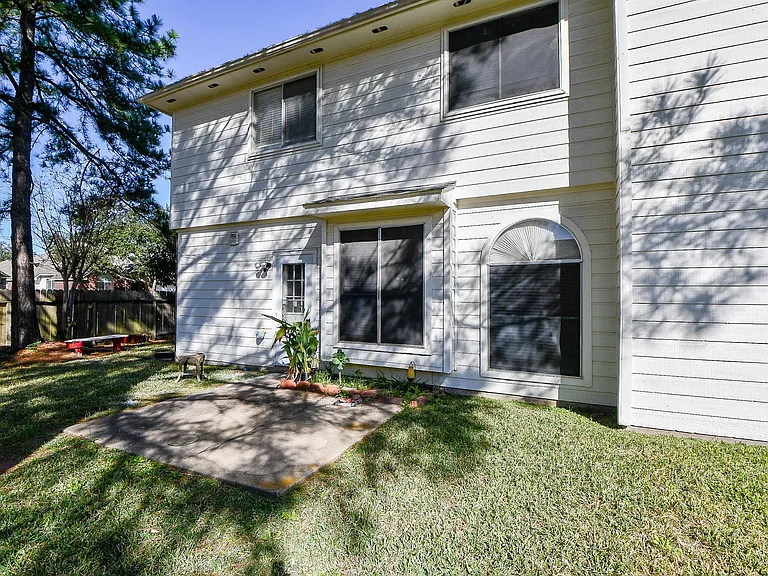 21219 Flat Creek Ln — Photo 32
