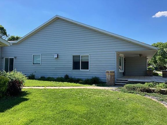 2nd image of 620 Des Moines Dr