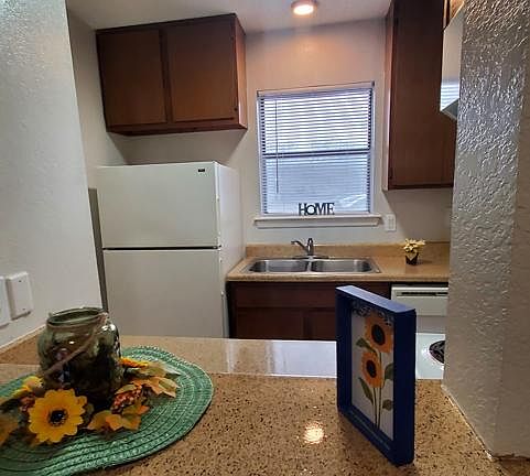 4th image of 3844 Murray Ct