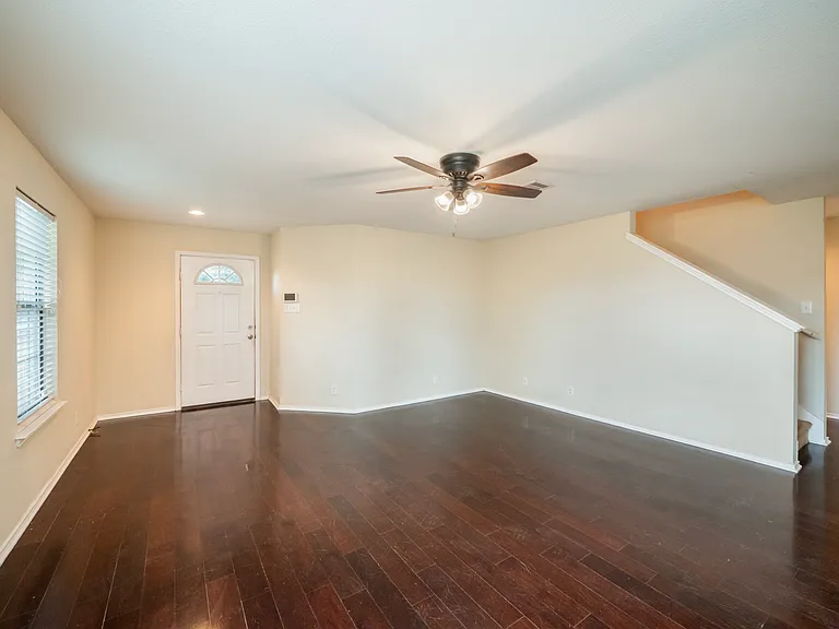 141 Clover Cv — Photo 5
